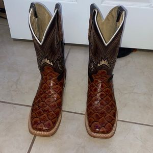 Mens Pirarucu fish print boots